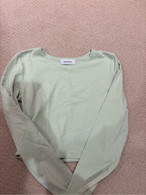Aritzia babaton contour long sleeve green size small